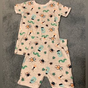 Old Navy bugs shorts pajama set - size 5T